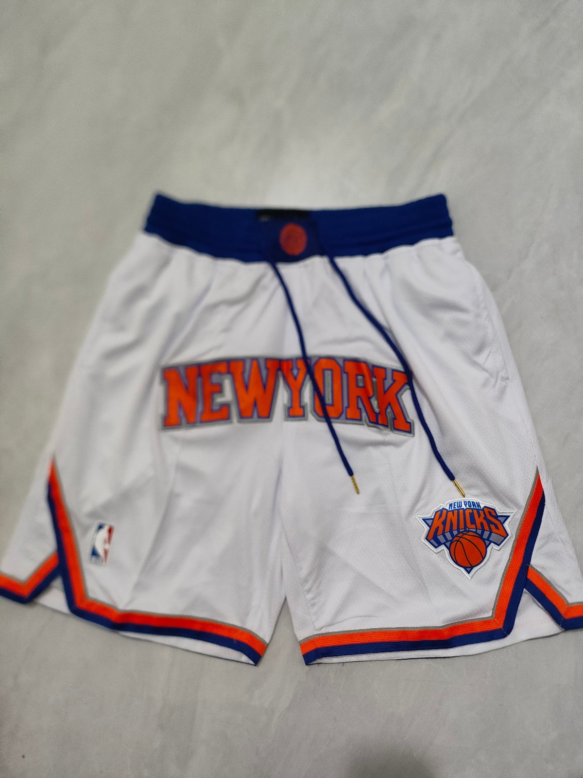 New York Knicks Men White Pockets stitched Shorts Size US