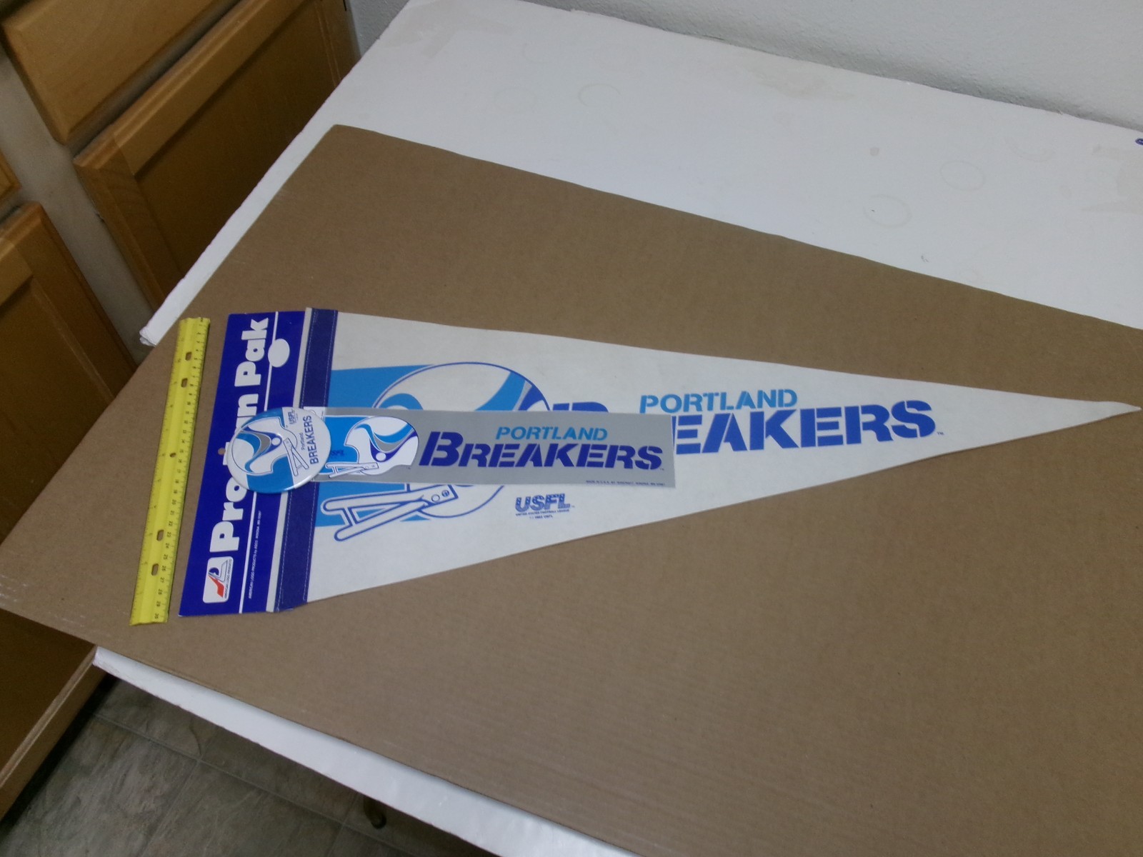 USFL Portland Breakers 1985 Pro Fan Pack-Pennant, Bumper Sticker, Pinback Button