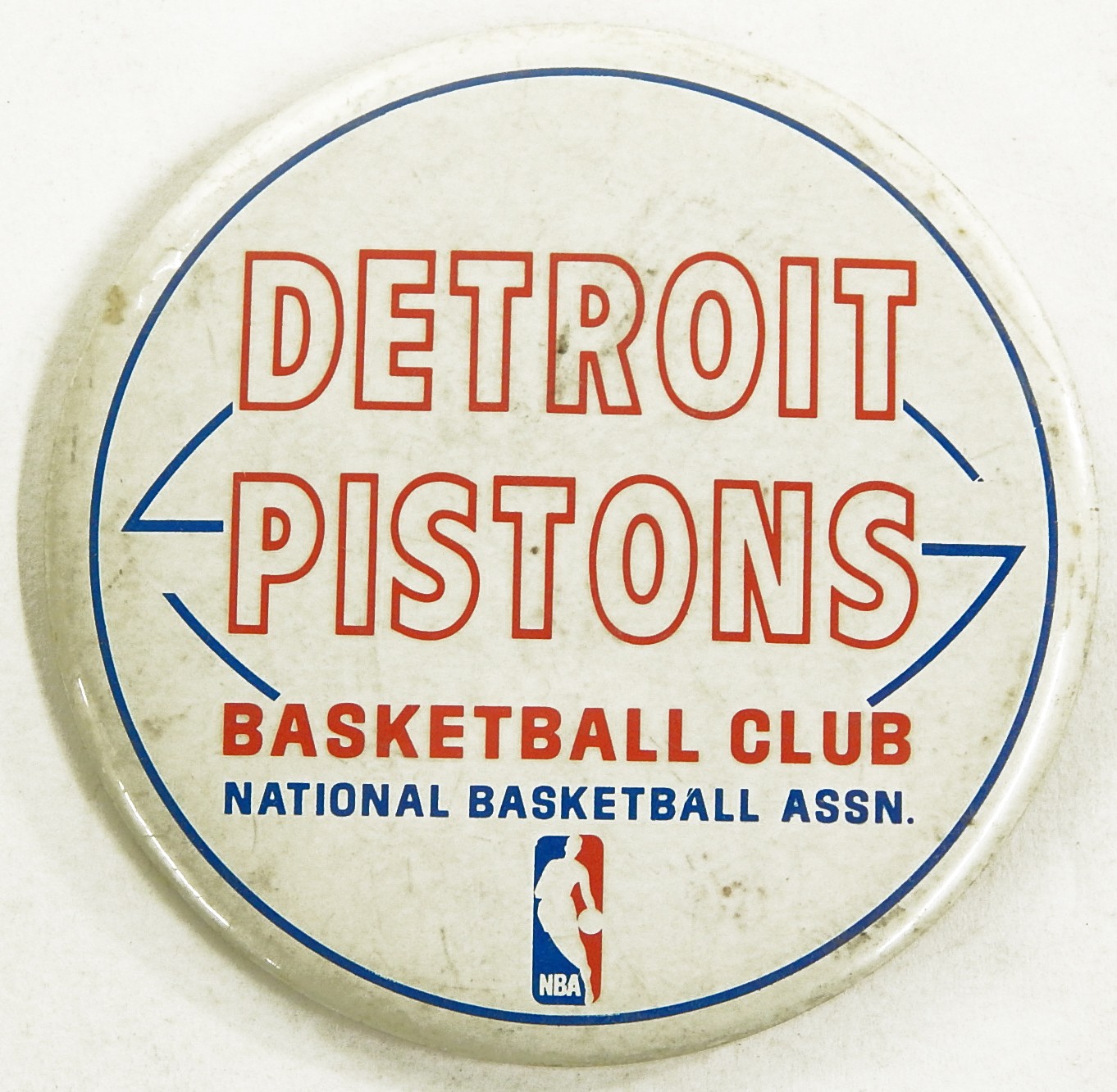 Vintage 1969 NBA Properties Detroit Pistons Basketball Pin (3.5″ In Diameter)