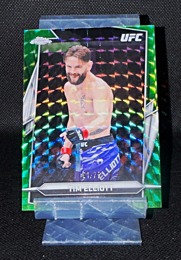 Topps Chrome UFC Parallel/Variety Tim Elliott No.61/75 #142 Mixed Martial Arts.