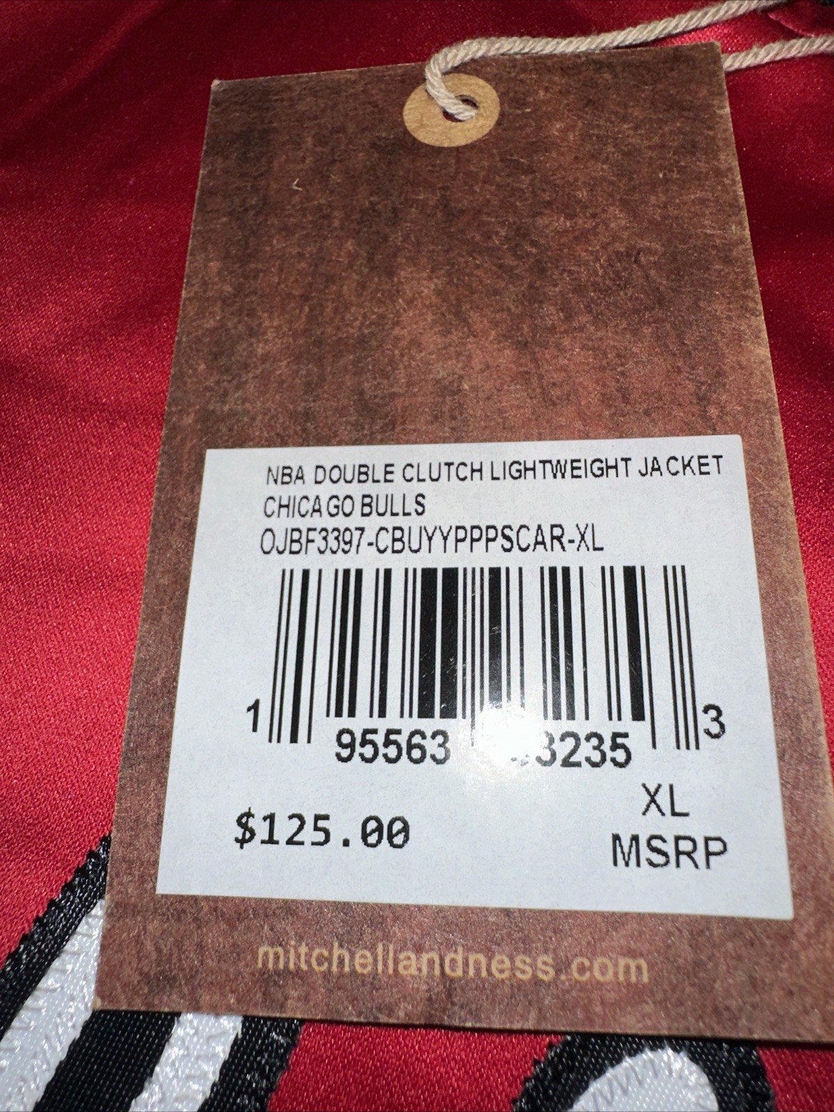 NWT Mitchell & Ness NBA Chicago Bulls Scarlet/X-Large Lightweight Satin Jacket