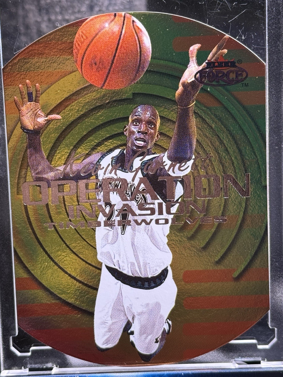 1999-00 FLEER FORCE #6-OI OPERATION INVASION DIE-CUT KEVIN GARNETT – SP