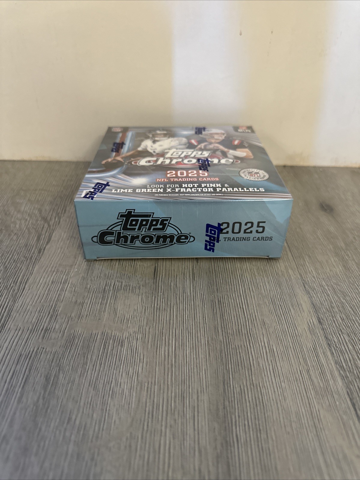 NEW Sealed – 2025 TOPPS CHROME MEGA BOX NFL FOOTBALL (42 Cards)