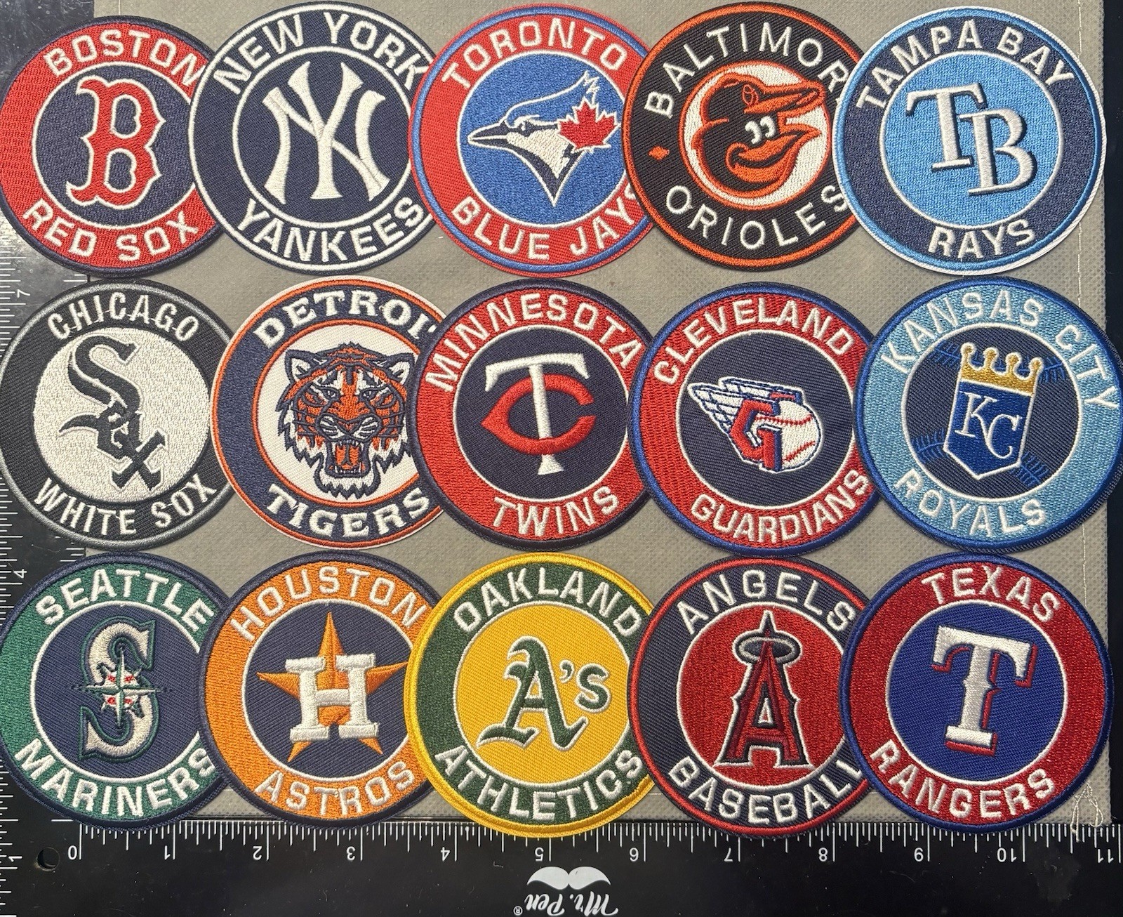 * 30 LOT * ALL MLB TEAMS LOGO 3″ ROUND IRON ON PATCHES + MLB LOGO SHIPS FREE