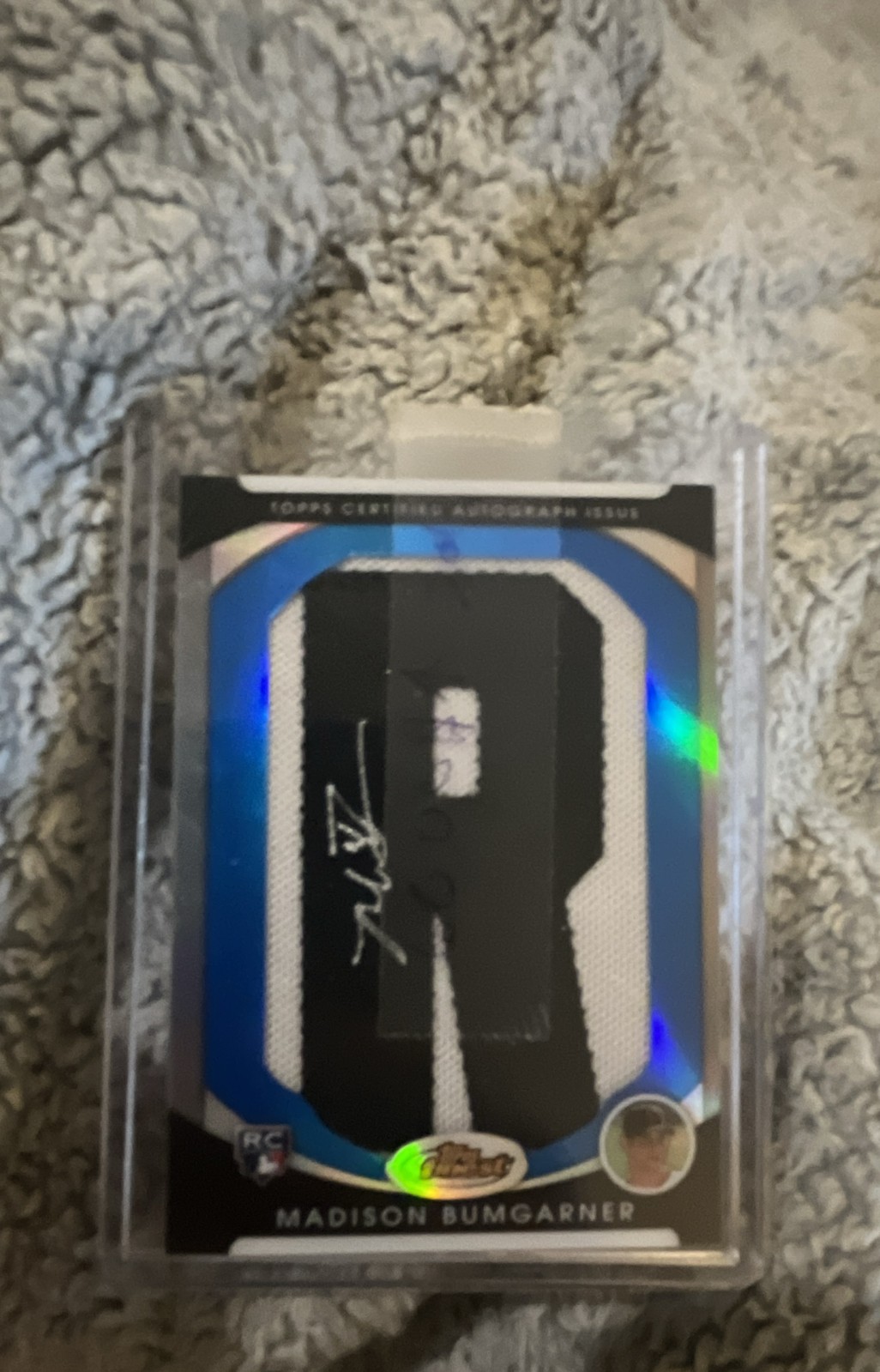2010 Topps Finest – Madison Bumgarner #161 Blue Refractor Letter M /25 (AU, RC)