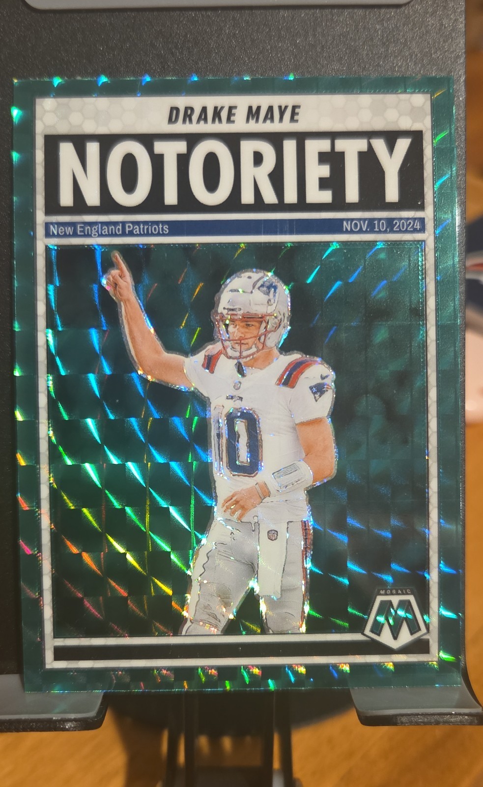 2025 Panini Mosaic – Notoriety Drake Maye #3 Green Mosaic Prizm