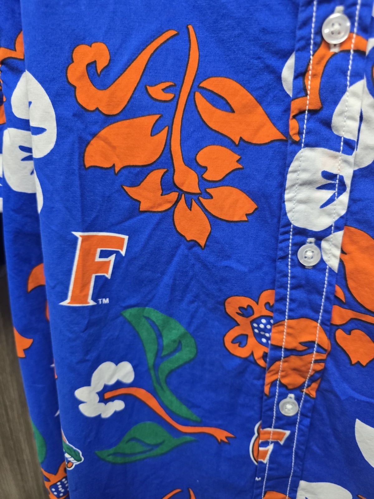 OFFICAL NEW W/TAGS FLORIDA GATORS HAWAIIAN ALOHA STYLE FULL BUTTON WES & WILLY