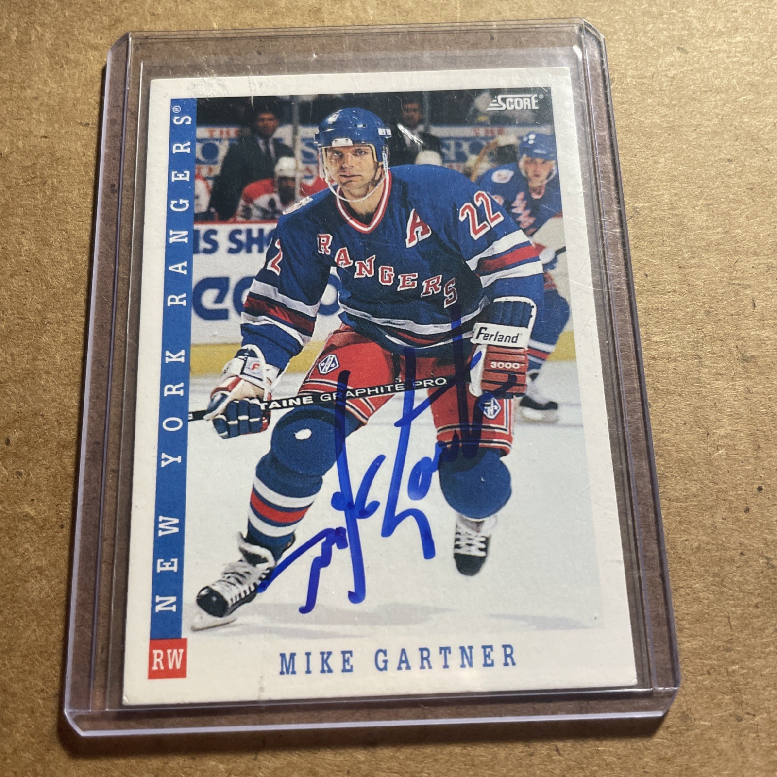 1993 Score Card signed by Mike Gartner…Slot T. Plus others,please choose.