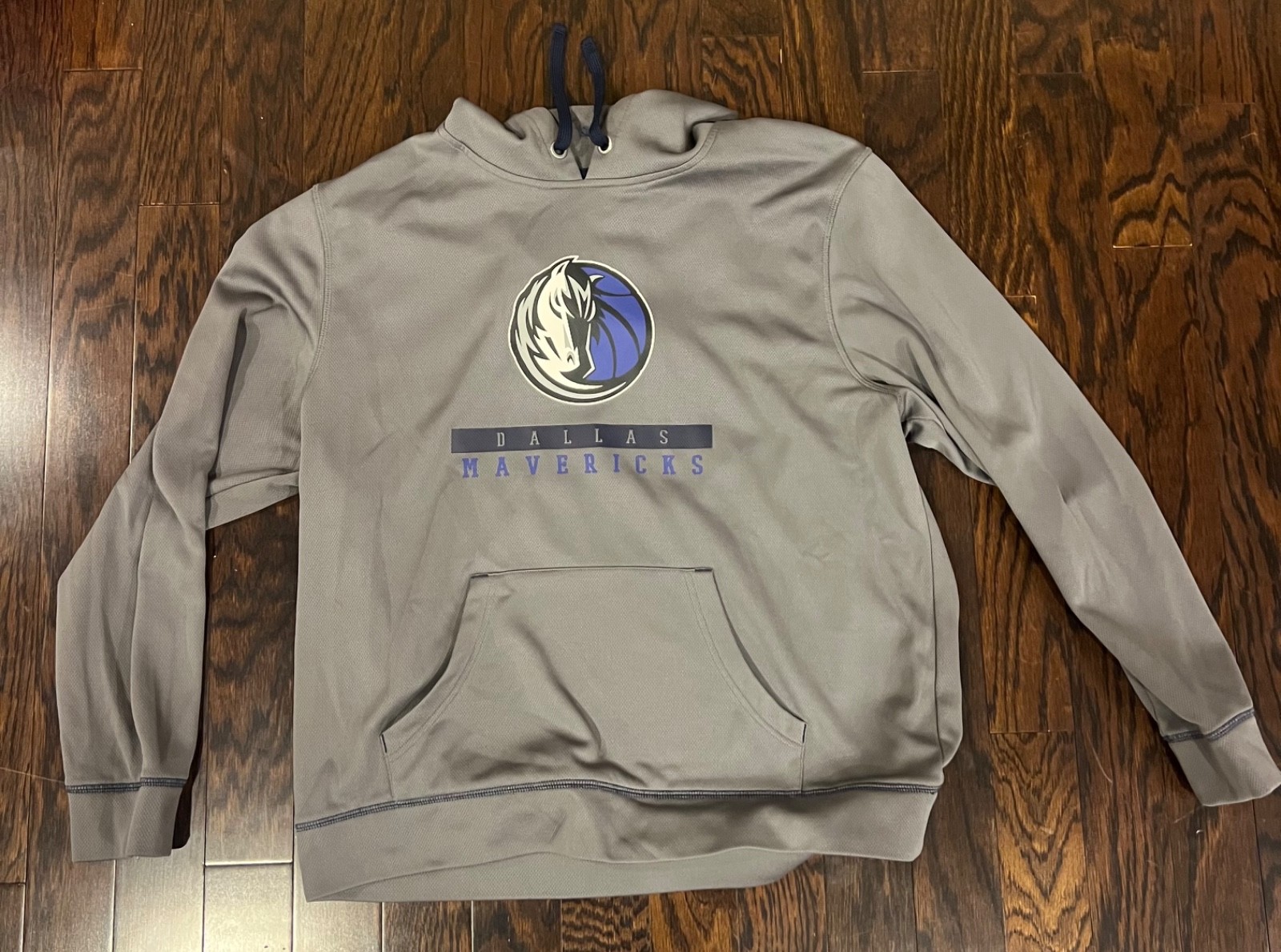 NBA TX3 Warm Dallas Mavericks Men’s Hoodie – Size XL