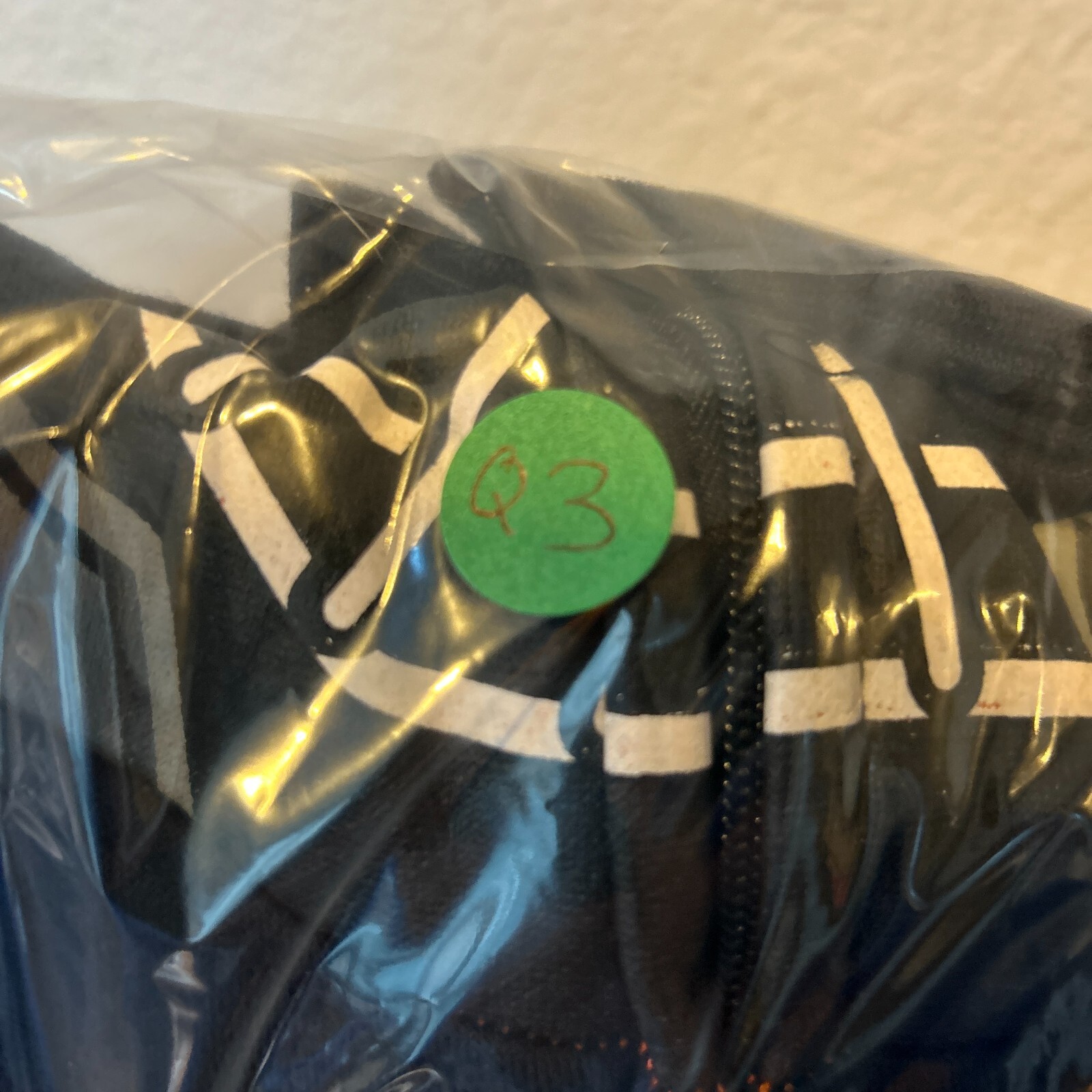 NWT Youth Medium/10 Florida Gators NCAA – Helmet Hoodie Glow in the Dark