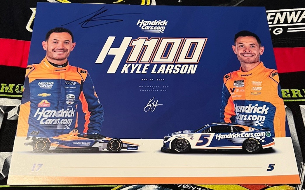 Kyle Larson HENDRICKCars.com H1100 Hero Card (Signed By Alan Gustafson)