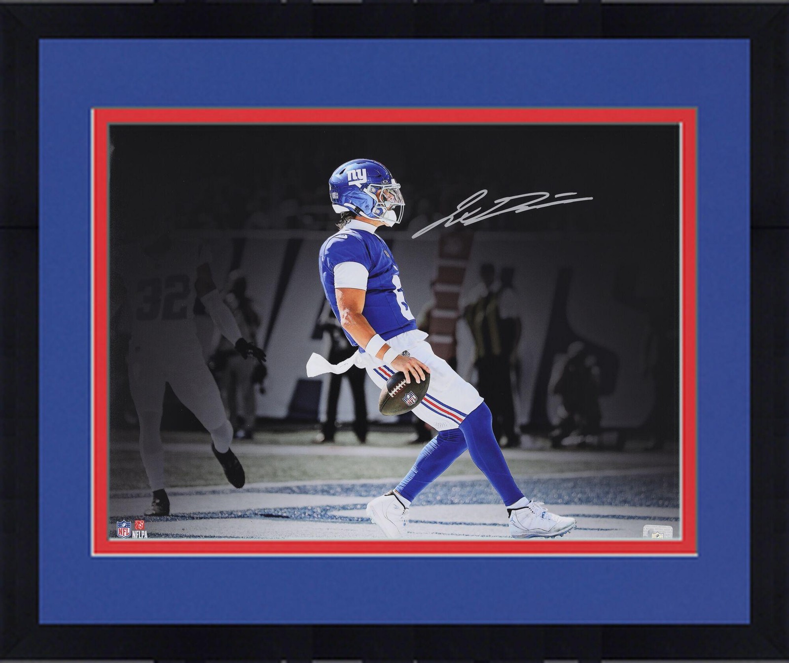 Framed Jaxson Dart Giants Signed 16×20 2025 Week 4 1st Touchdown Spotlight Photo