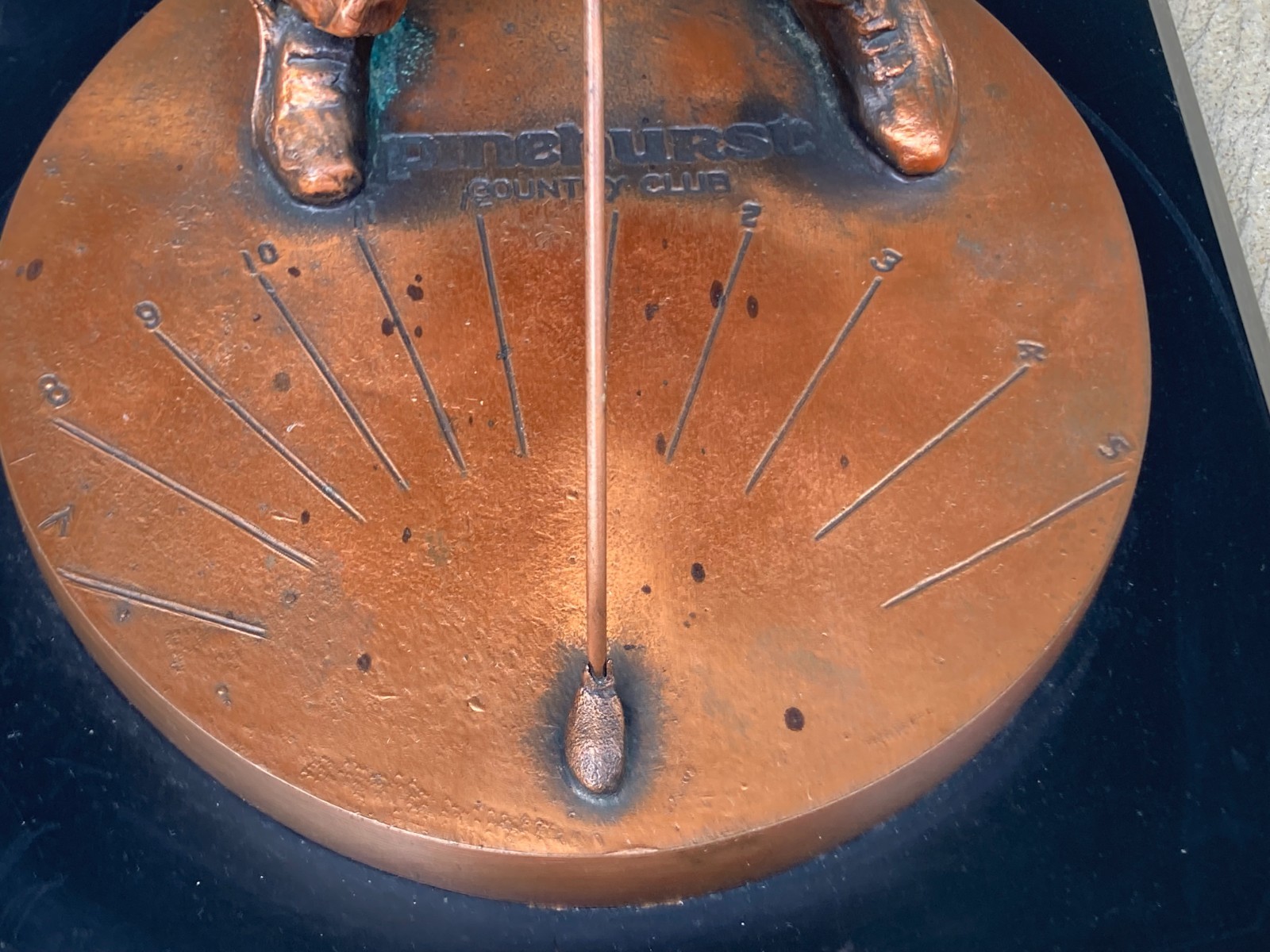 VINTAGE PINEHURST CC PUTTER BOY SUNDIAL SOLID BRONZE 9″x10″ BALFOUR GOLF TROPHY