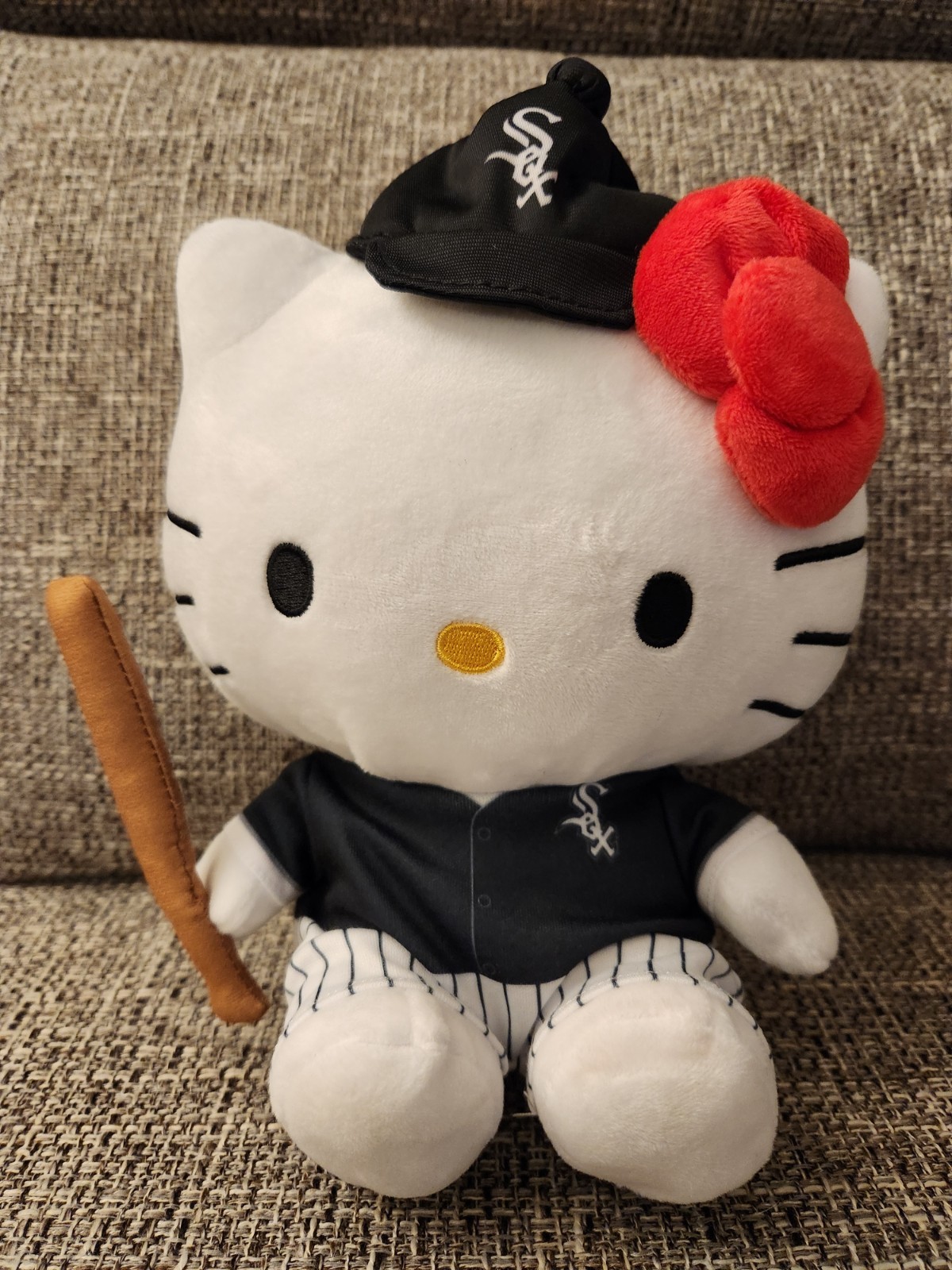 Chicago White Sox/Hello Kitty Co-Branded Plush SGA 6/14/26