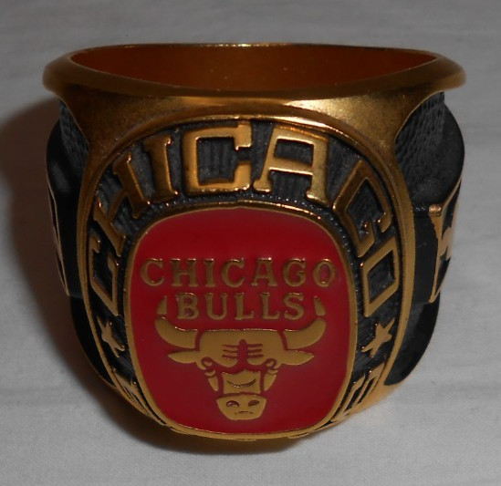 Vintage Chicago Bulls Jumbo Size 90’s Championship Ring Paperweight 4.2oz JORDAN