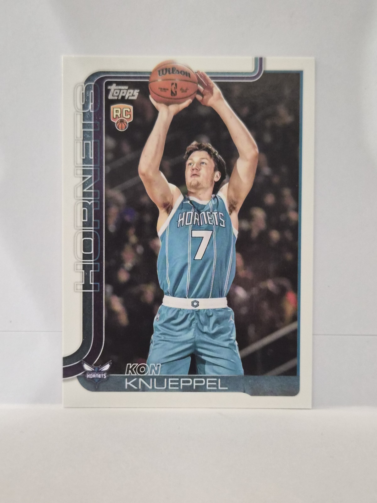 2025-26 Topps – Kon Knueppel #204 (RC) Flagship
