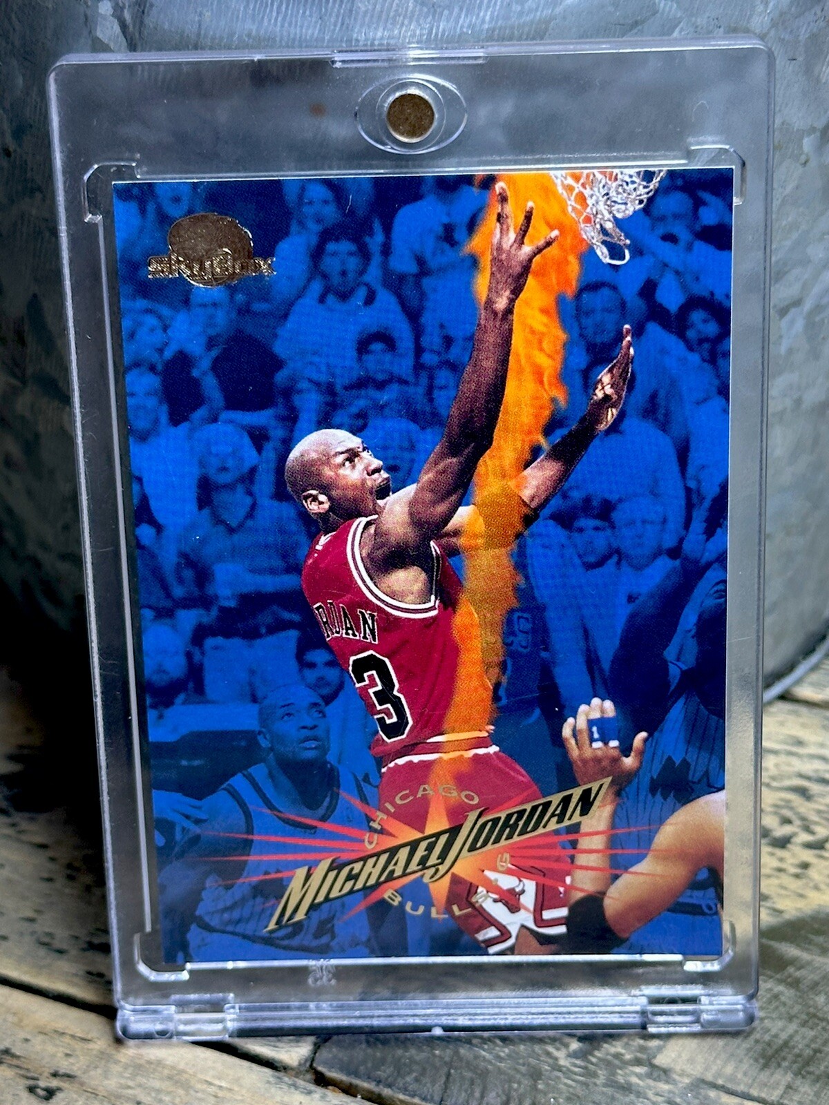 Michael Jordan Card AUTHENTIC GOLD BLUE HOLO FOIL SP AUTHENTIC BULLS JERSEY #23