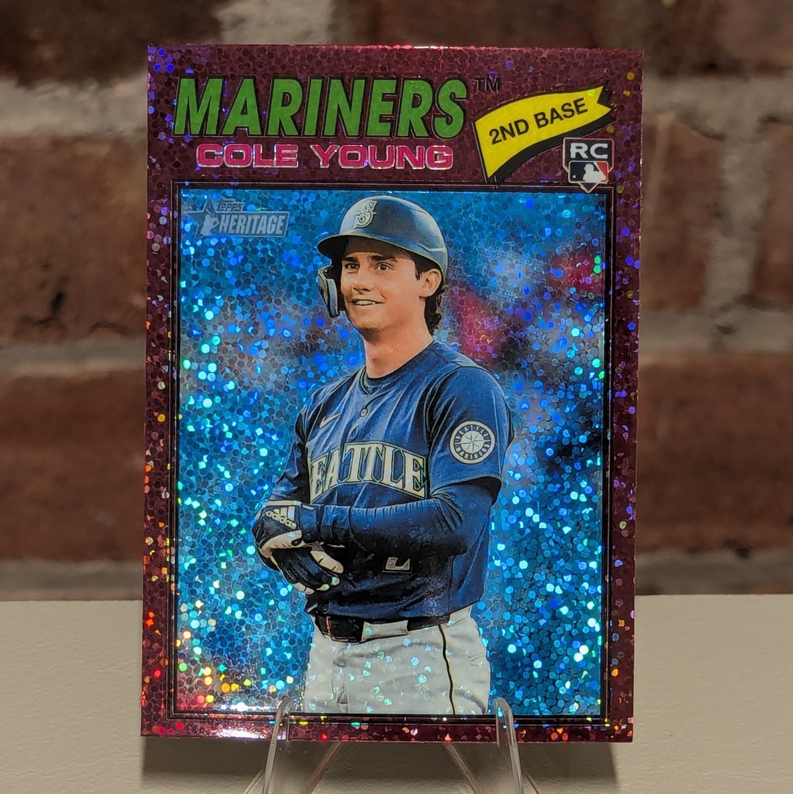 2026 Topps Heritage #142 COLE YOUNG Seattle Mariners – Burgundy Sparkle