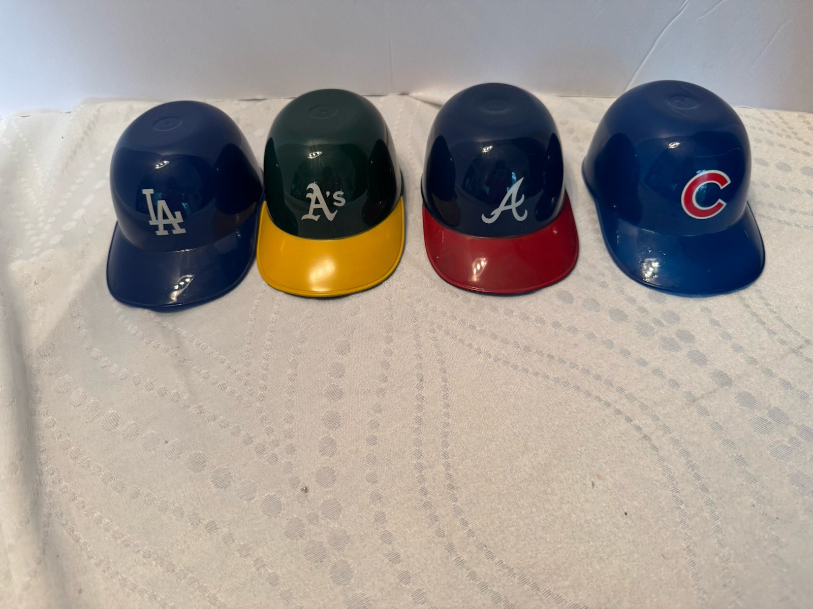 MLB Mini Batting Helmet Ice Cream Snack Bowls Lot of 4 Dodgers A’s Braves Cubs