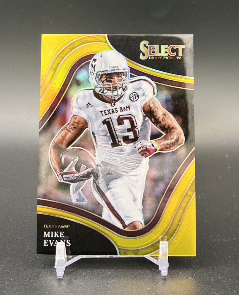 2022 PANINI SELECT TRUE GOLD PRIZM /10 MIKE EVANS BUCCANEERS AGGIES INVEST SSP