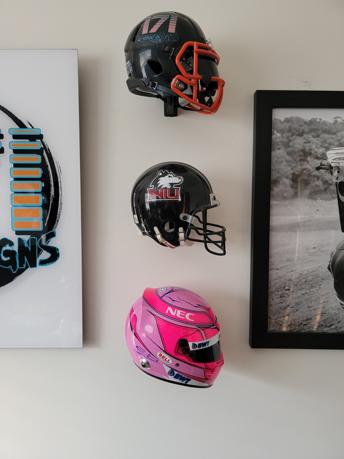 MLB 1:3 Scale helmet wall hanger.  3d printed from PLA+, display holder, mount
