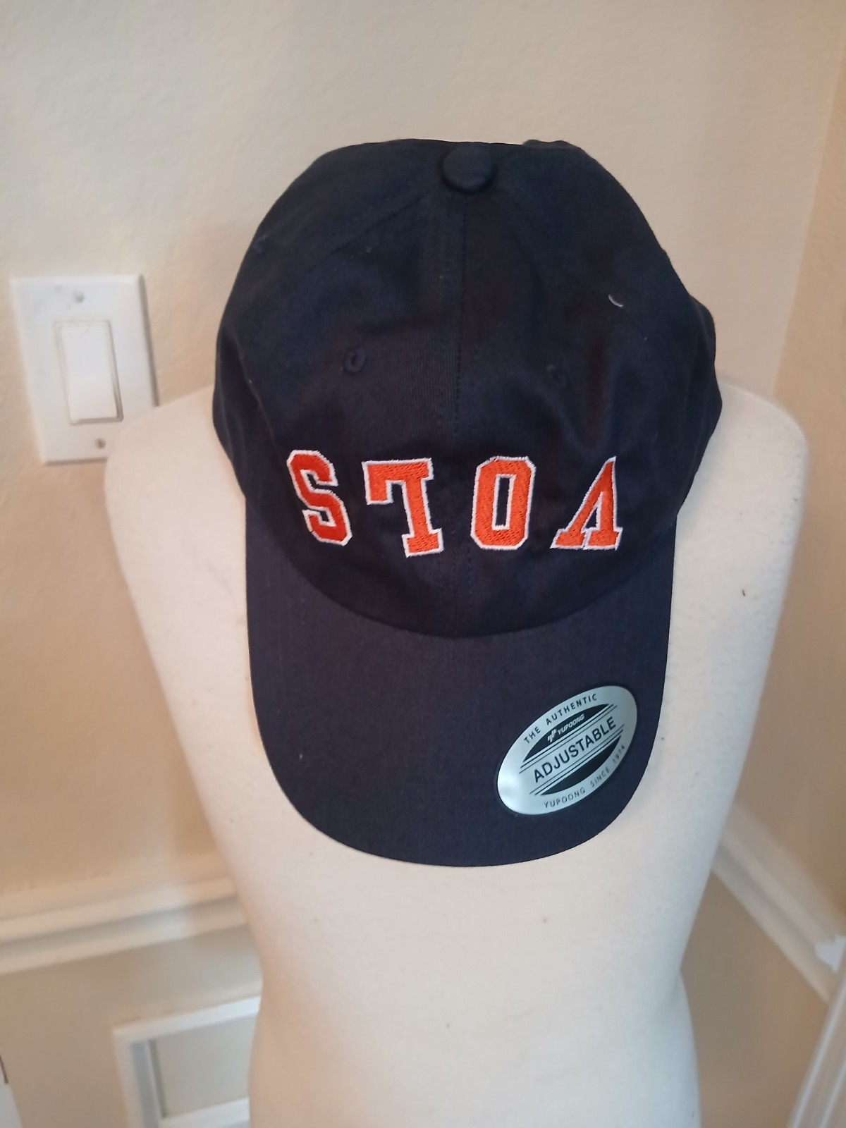 Tennessee Vols Adjustable Solid Navy Trucker Hat Red Embroidery Cotton
