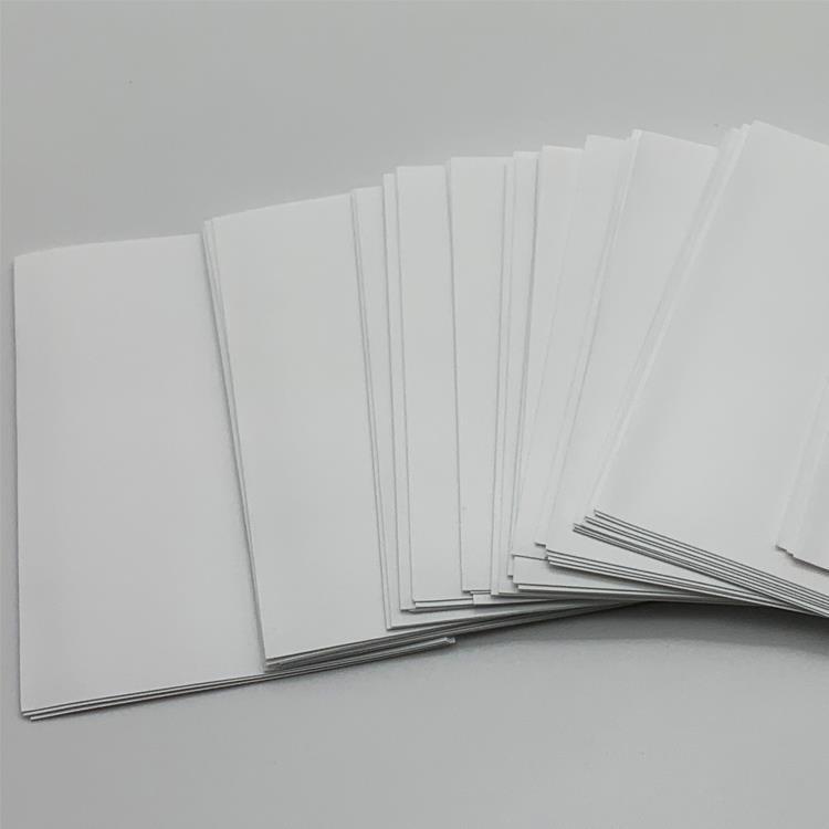 Lenayuyu 100pcs White Deck Protector Standard MTG Card Sleeves 66x91mm Glossy