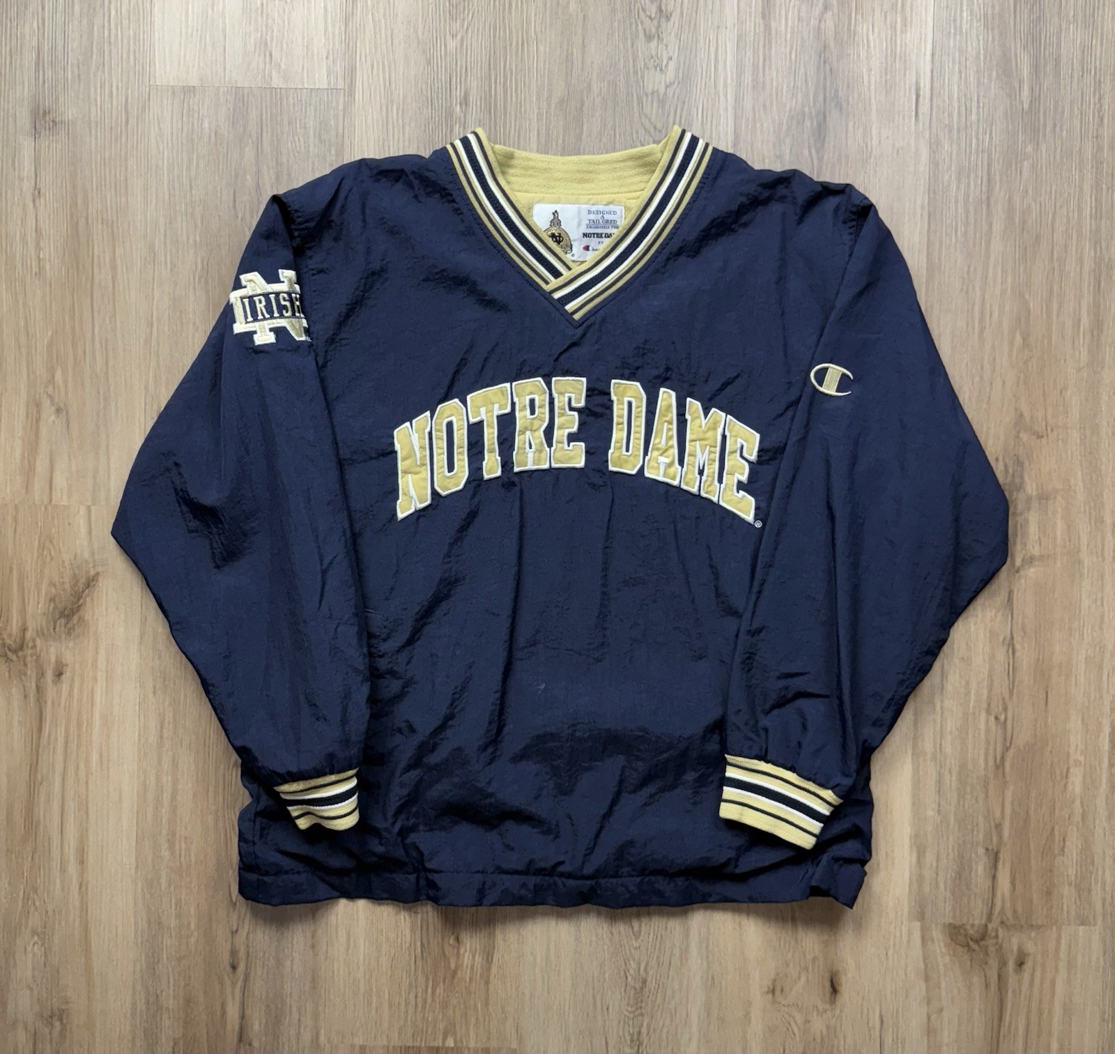 VINTAGE Champion Notre Dame Navy Blue Pullover Windbreaker Size XL V Neck Irish