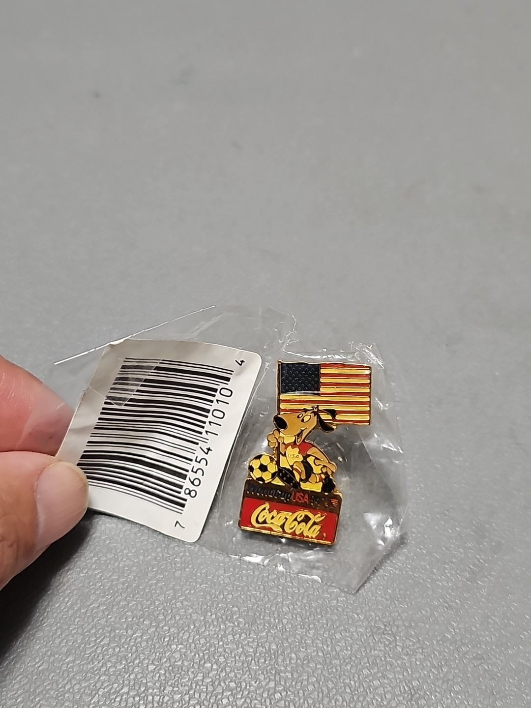 FIFA World Cup USA 94 Coca Cola USA Flag Pin Striker Dog Mascot