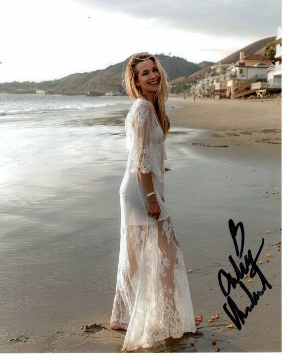 ASHLEY HARKLEROAD Signed Autographed 8×10 Photo TENNIS