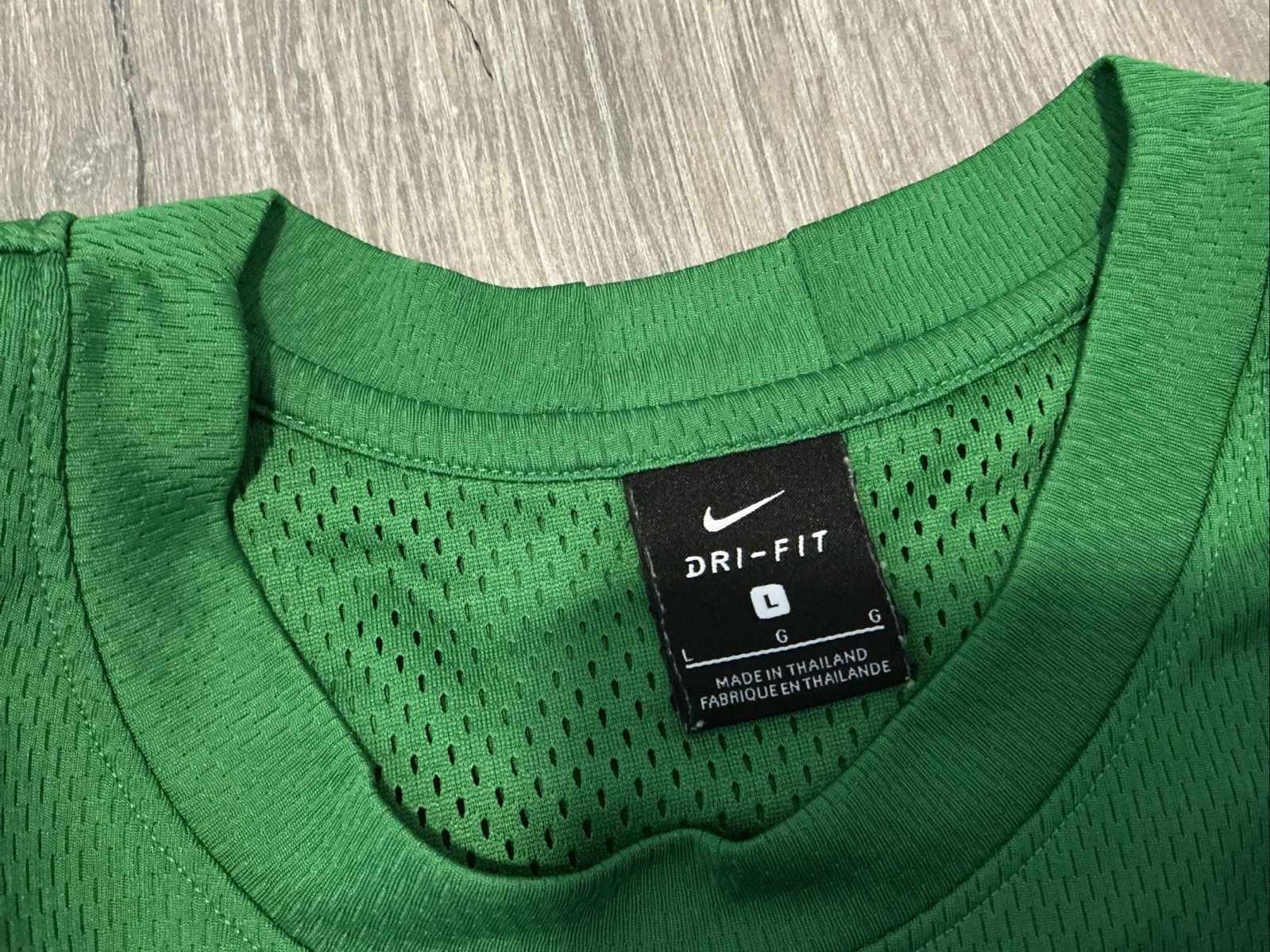 Nike Oregon Ducks “Ducks Fly Together” Shooter L/S Shirt Green Men’s Large Used