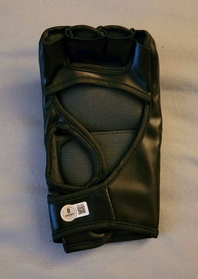 Patchy Mix signed autographed UFC MMA fight glove Beckett BAS COA #BS31480