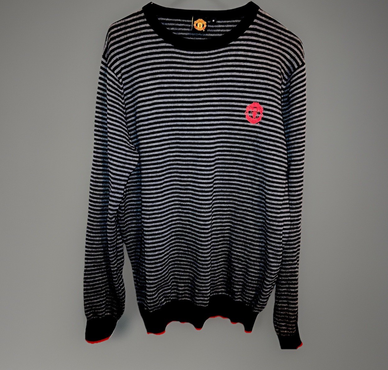 Manchester United Football Club Soccer Black Gray Striped Knit Logo Sweater Sz M