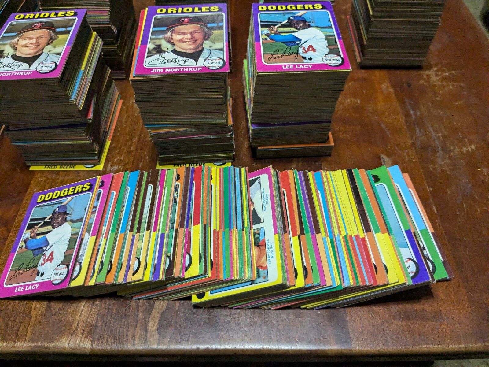 200 assorted 1975 Topps Baseball Cards VG To EX-MT Some Duplicates (Read)