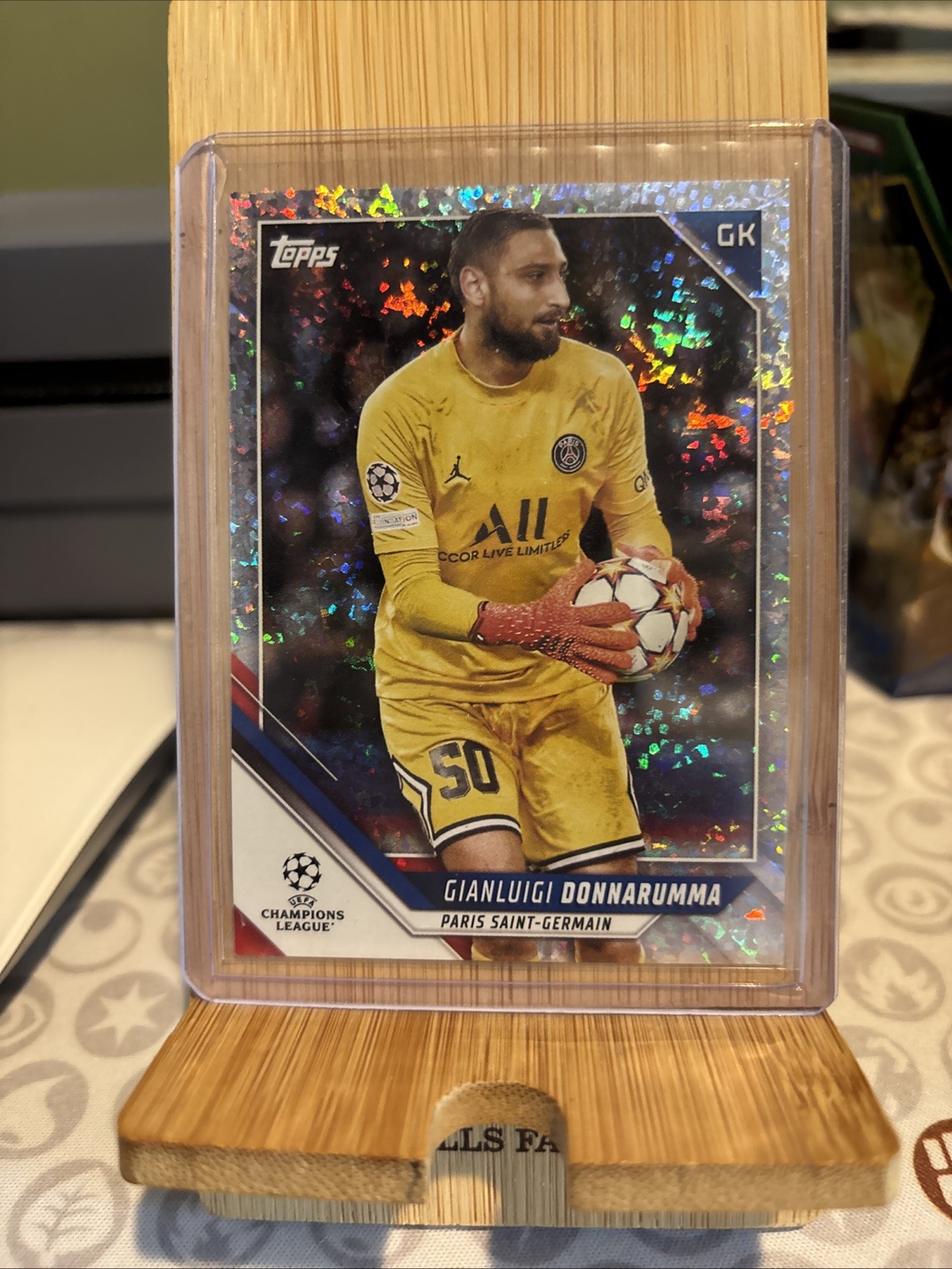 2021-22 Topps UCL Collection – Sparkle Foil #83 Gianluigi Donnarumma