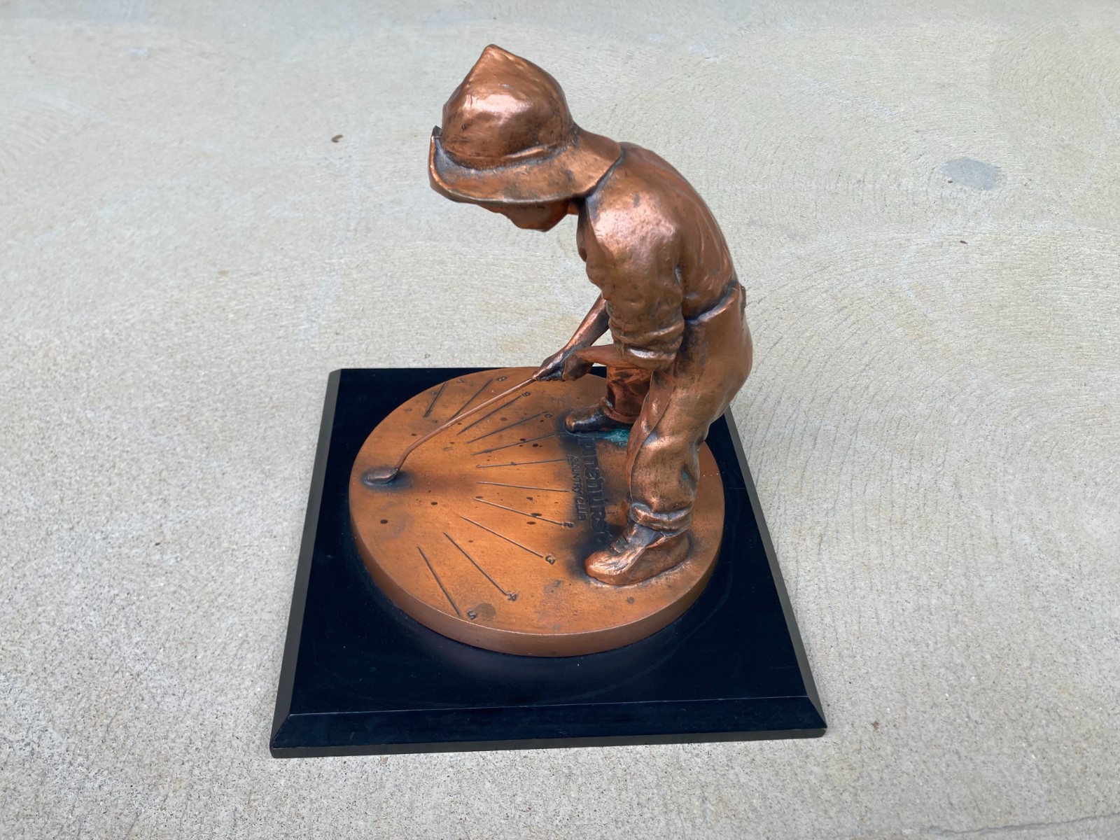 VINTAGE PINEHURST CC PUTTER BOY SUNDIAL SOLID BRONZE 9″x10″ BALFOUR GOLF TROPHY