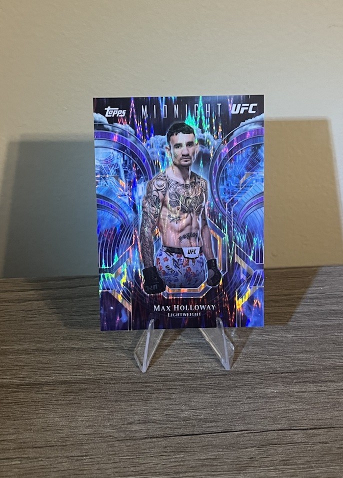 2026 Topps Midnight UFC – Night Watch Max Holloway #PC-1 Dusk /75