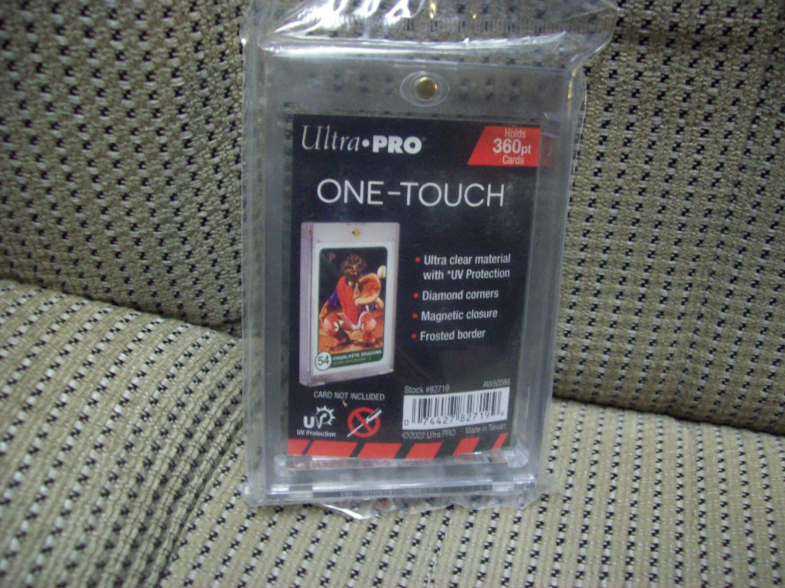 Ultra Pro, 360 pt. One-Touch Magnetic UV Protected Card Holder