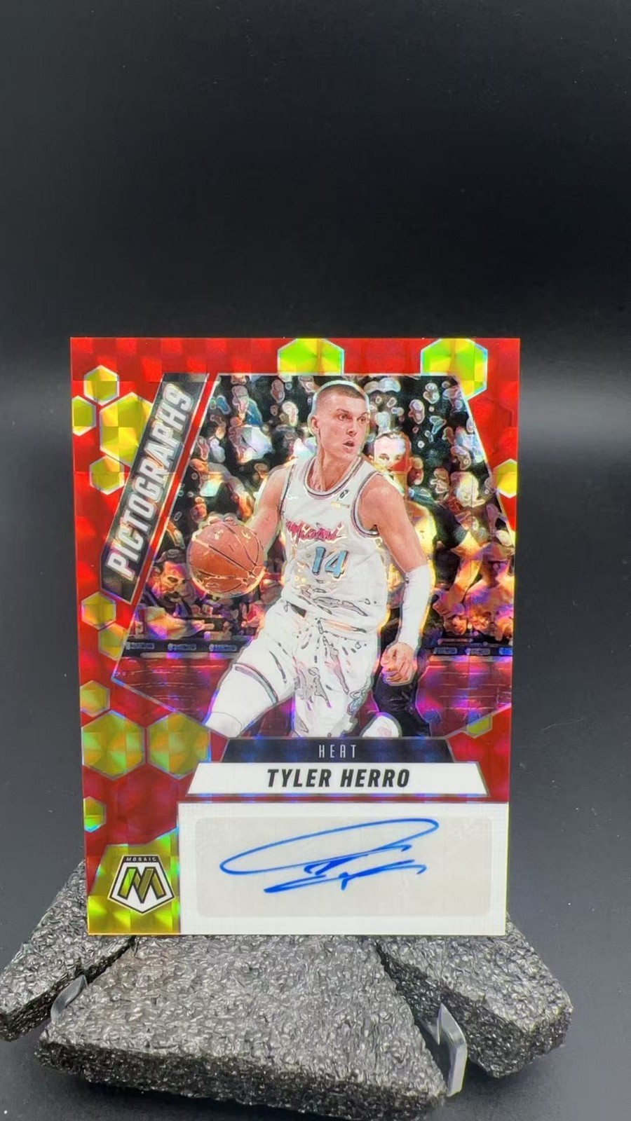2024-25 Panini Mosaic Tyler Herro Pictographs Choice Auto Heat #15821 S