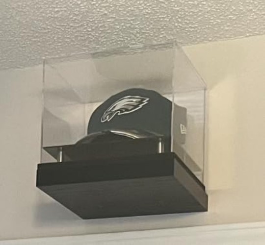 Acrylic Boxing Glove Display Case – Clear