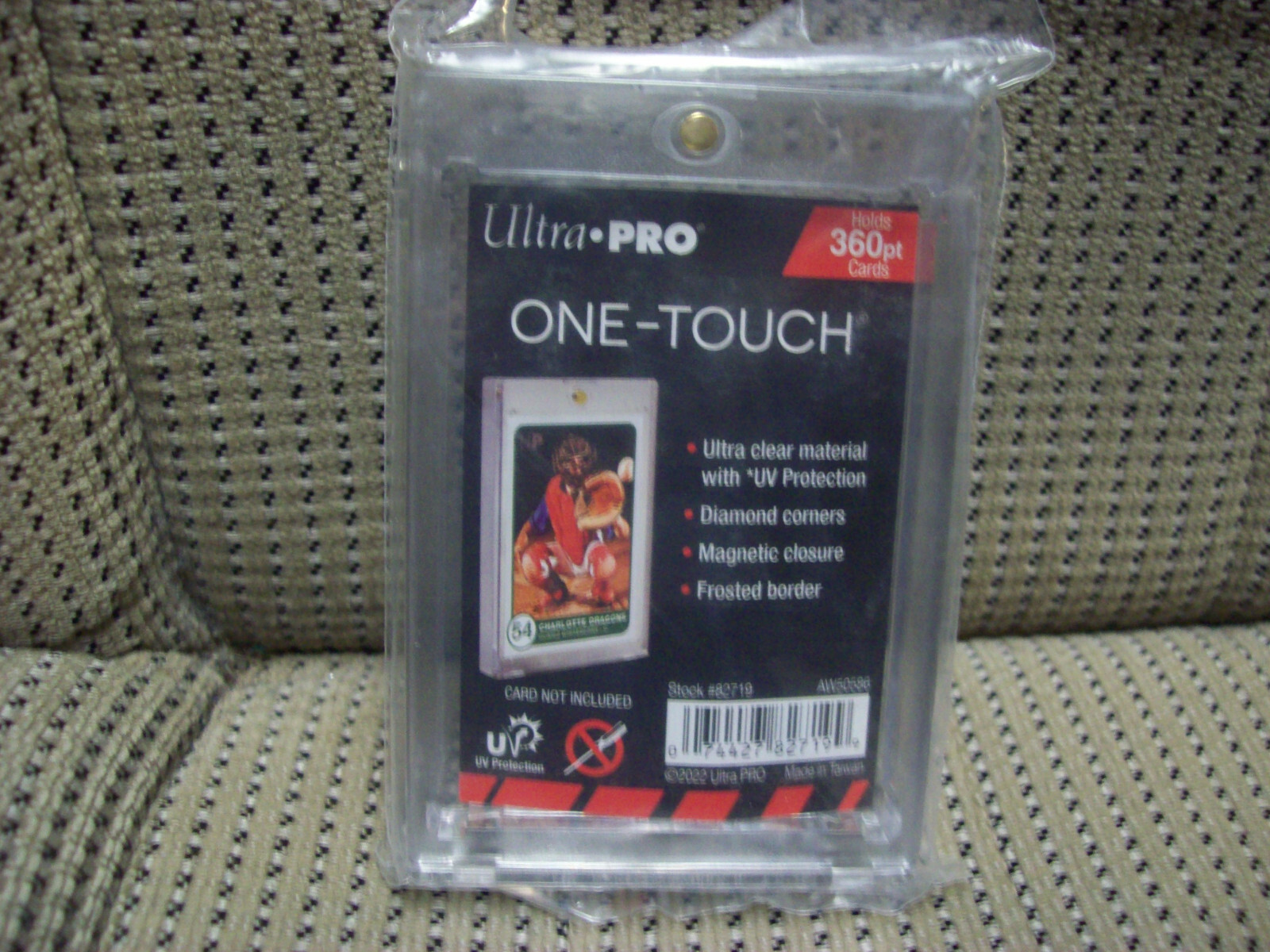 Ultra Pro, 360 pt. One-Touch Magnetic UV Protected Card Holder