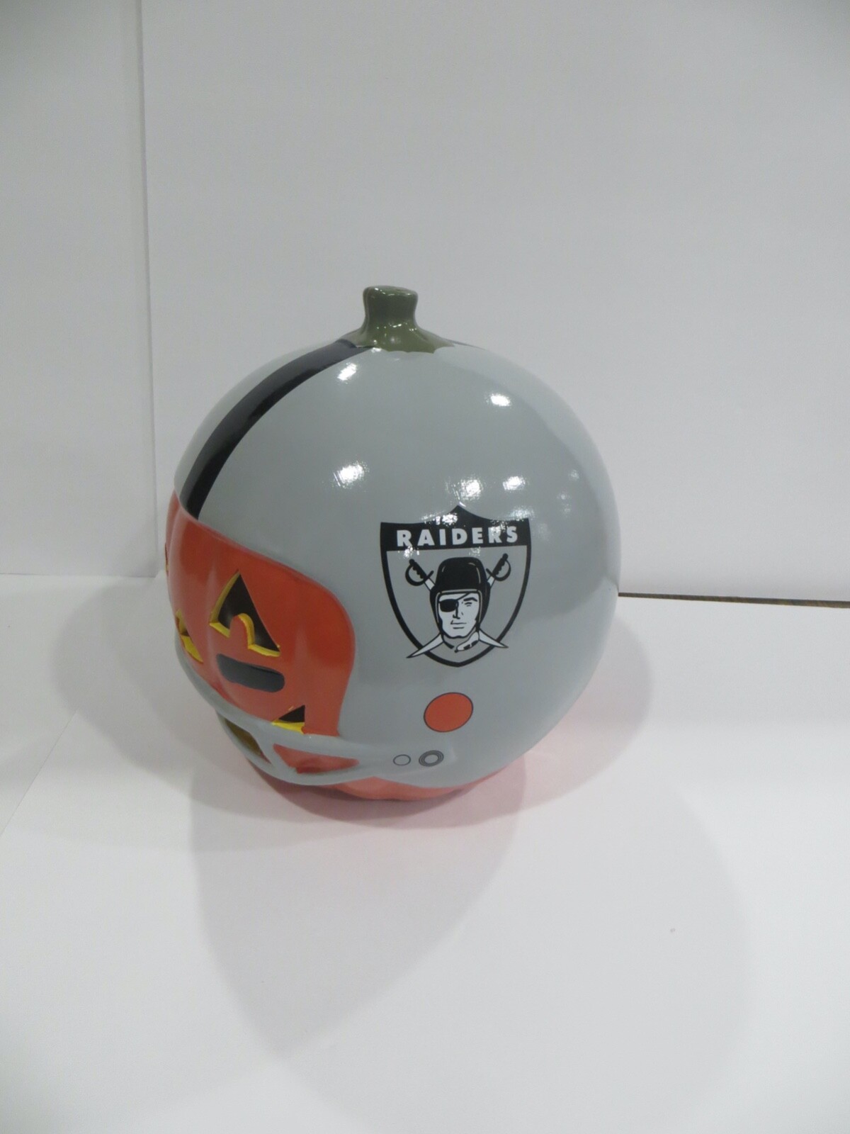 Oakland Raider Ceramic Pumpkin THROWBACK Football Helmet NFL Halloween Las Vegas