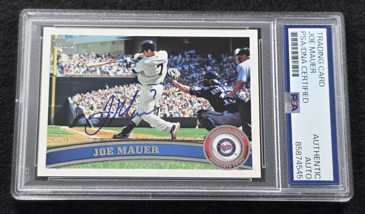 2011 JOE MAUER Signed Topps Baseball Card-MINNESOTA TWINS-MLB Holo-PSA