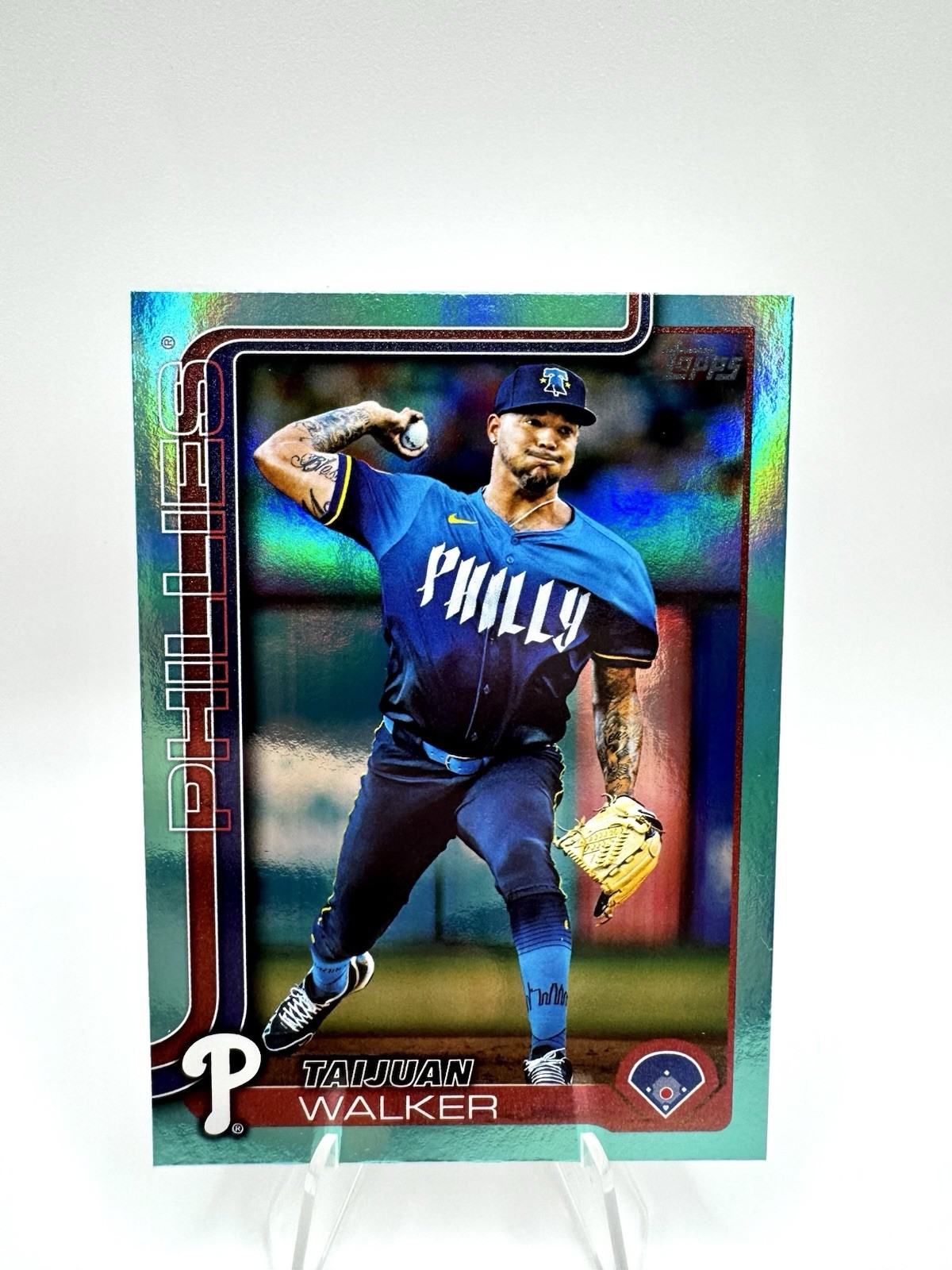 2025 Topps Series 2 – Taijuan Walker #351 Aqua Rainbow Foilboard Phillies