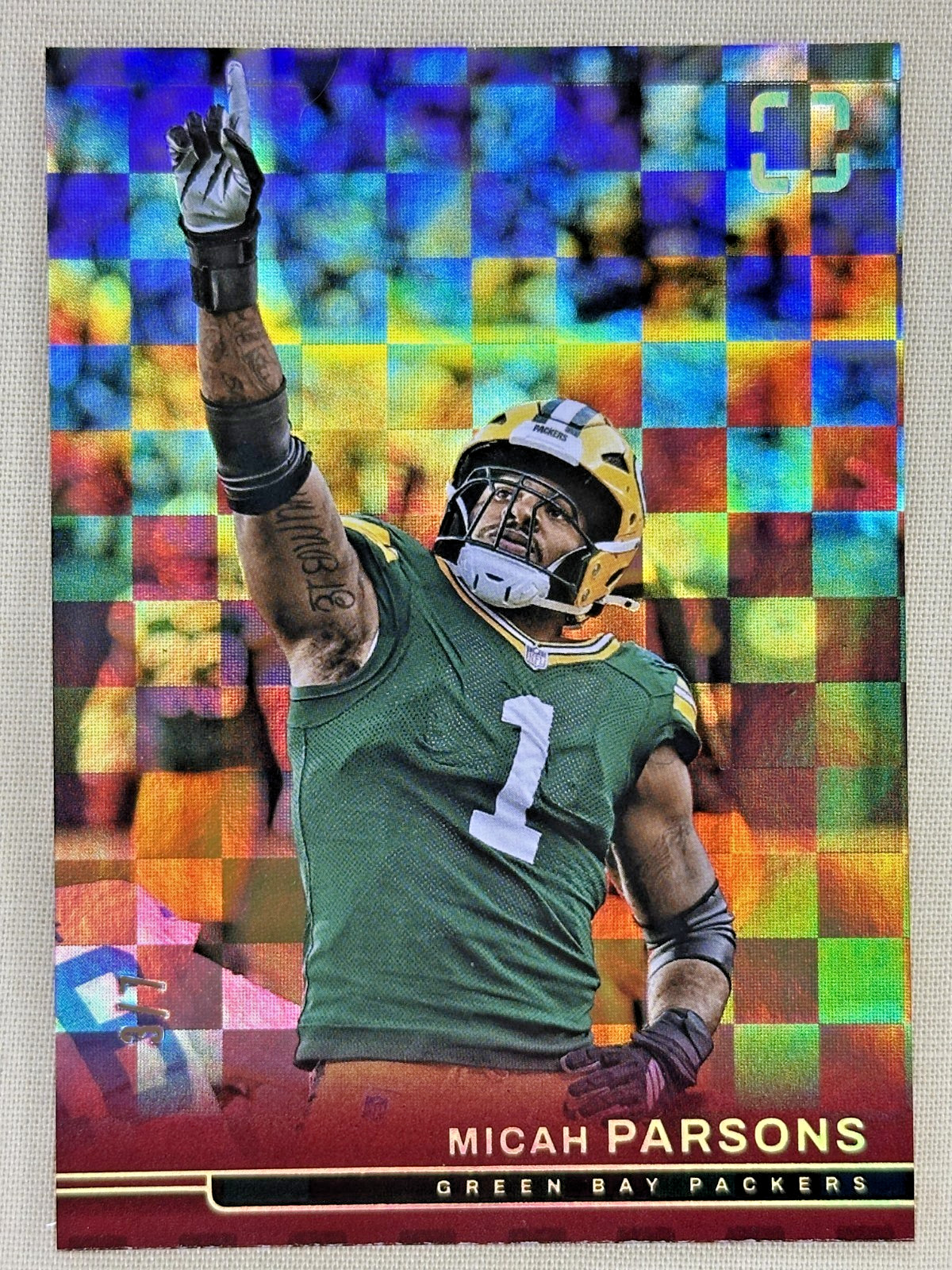 2025 Panini Photogenic Micah Parsons FOTL Maroon /7 In Green Bay Packers uniform