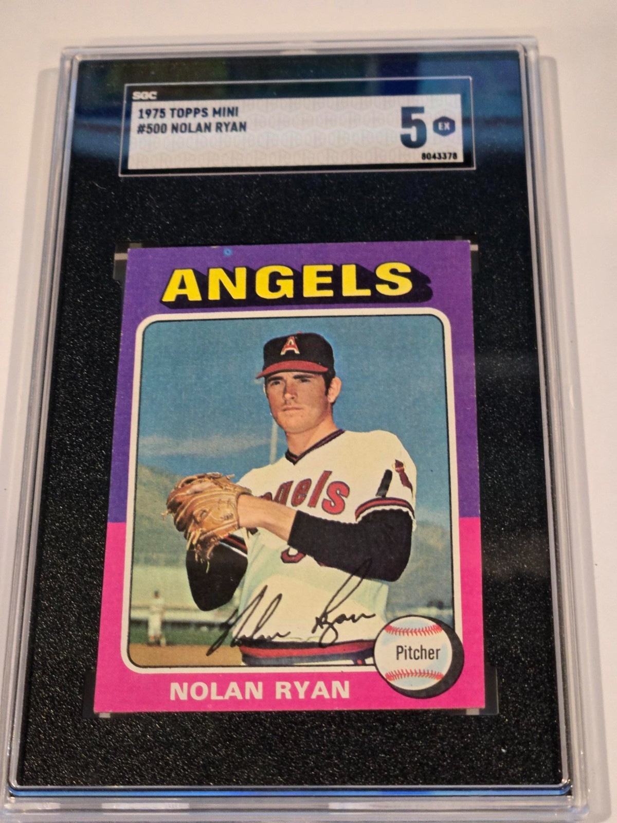NOLAN RYAN 1975 TOPPS MINI SGC 5 Angels HOF
