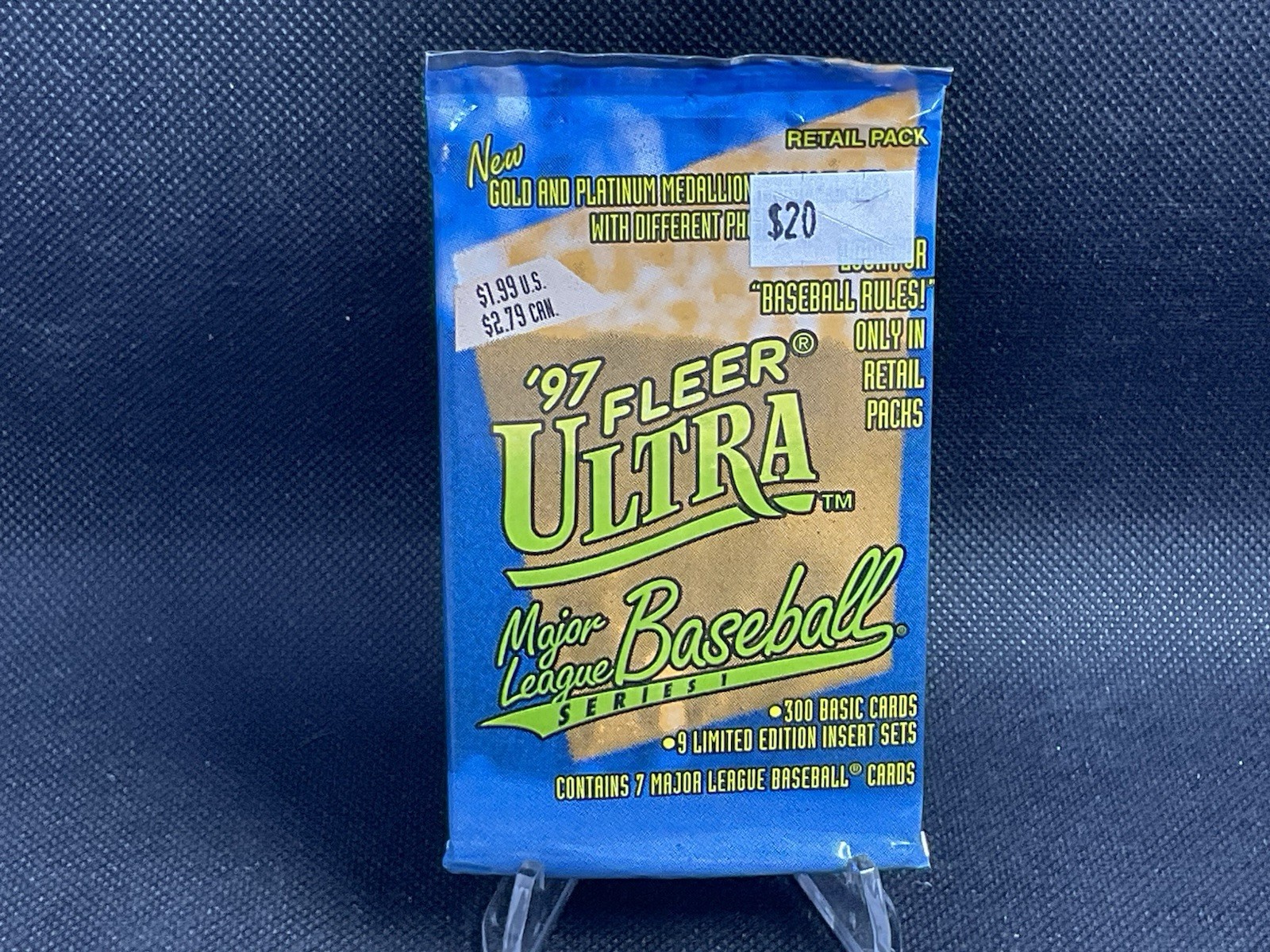 1997 Skybox Int’l MLB Fleer Ultra retail pack of 7 gold/plat medalian parallel