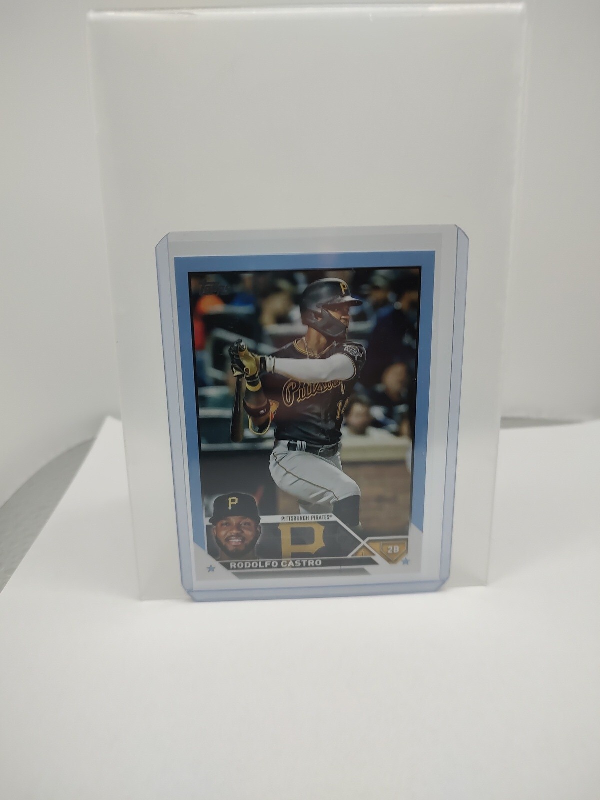 2023 Topps Series 2 – #484 RODOLFO CASTRO Father’s Day Blue parallel – 30/50