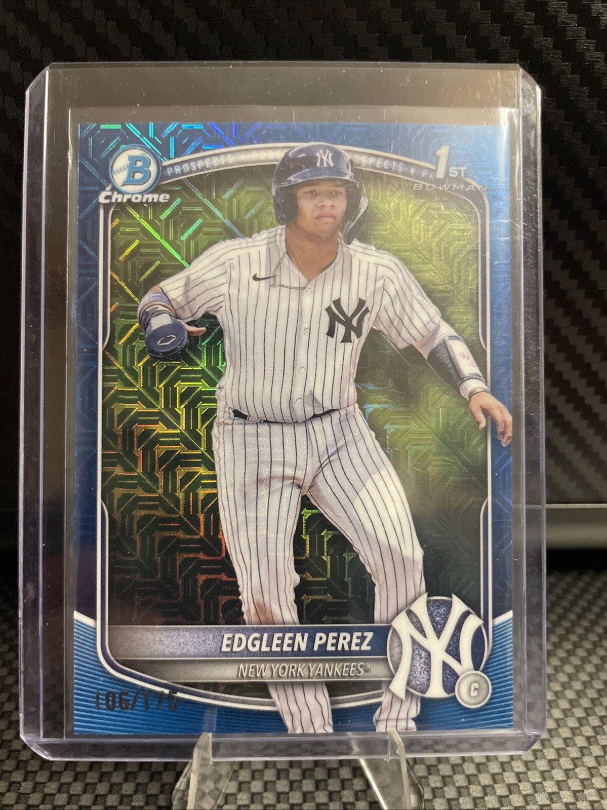 2025 Bowman – Chrome Prospects Edgleen Perez #BCP-80 Navy Mojo Refractor /175…