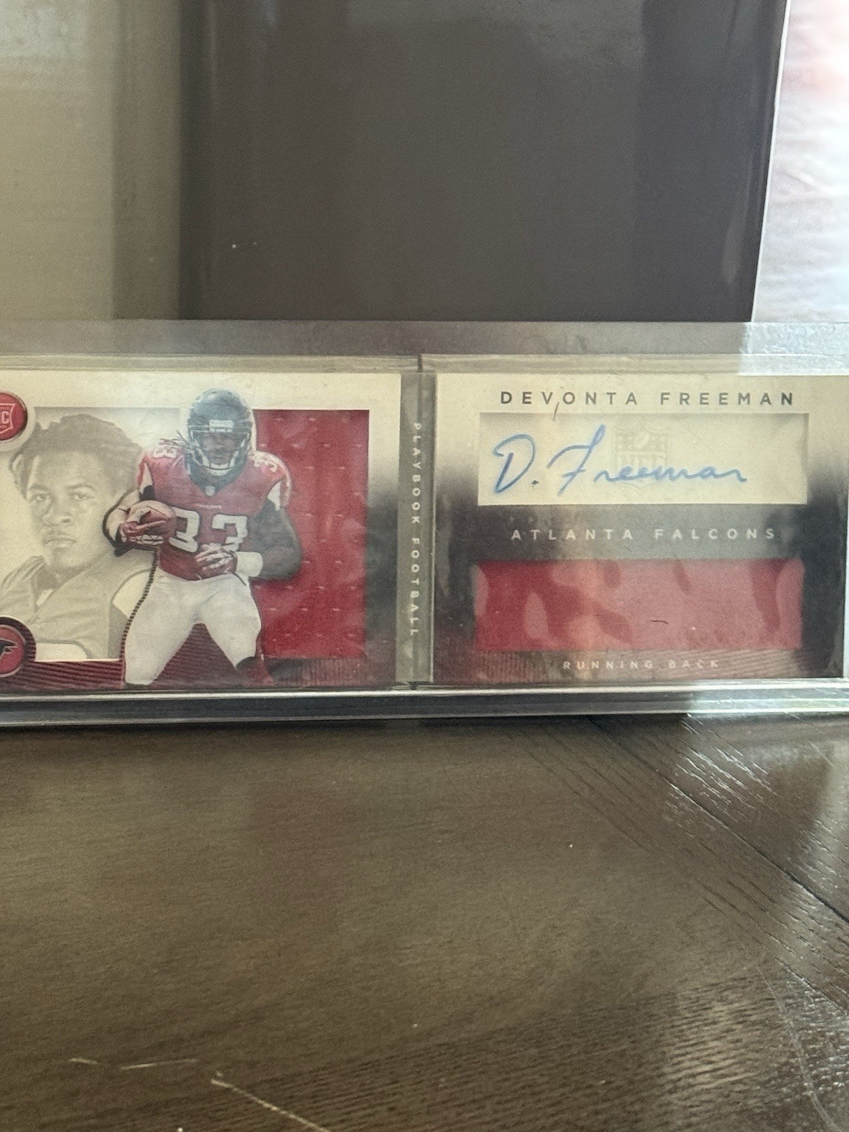 2014 Panini Playbook Devonta Freeman RC Auto Jersey Booklet #161 /299